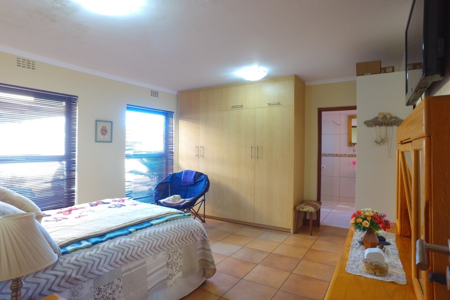 3 Bedroom Property for Sale in Eikenbosch Western Cape